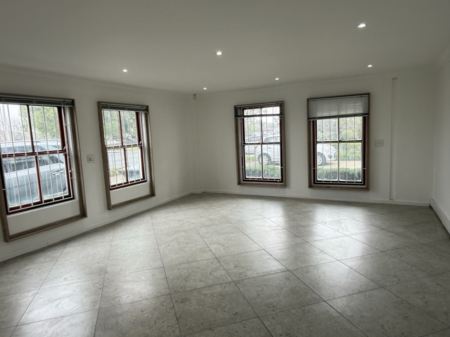 To Let Commercial Property for Rent in Somerset West Business Park Western Cape